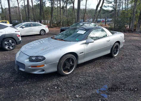 2002 Chevrolet Camaro Z28 из США, поврежденный, VIN 2G1FP22G722168966